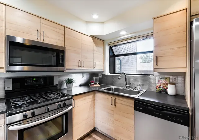 Photo 3 of Condo for sale at 501 Manhattan Dr #103, Boulder, CO 80303 | MLS# 1960315 | Listing updated on 2026-09-05
