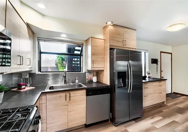 Listing Photo 4 - Condo for sale in building located at 501 Manhattan Dr, Boulder, CO 80303 - Unit #103