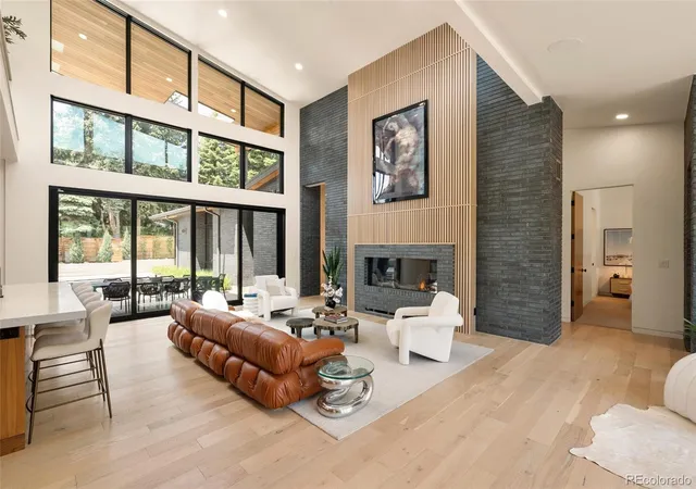 Photo 3 of Mansion for sale at 975 S Monroe St, Denver, CO 80209 | MLS# 8332672 | Listing updated on 2026-09-13