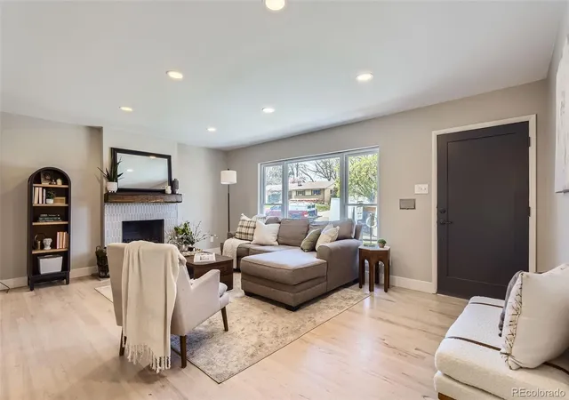4th image of 3576 S Holly St, Denver, CO 80237 | MLS# 9750414