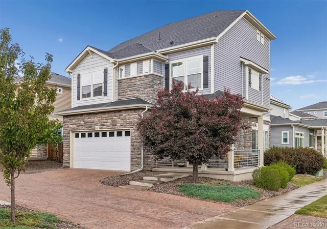 Photo 2 of Single family home for sale at 221 S Oak Hl St, Aurora, CO 80018 | MLS# 3481851 | Listing updated on 2026-10-10