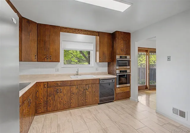 5th image of 9831 Melody Dr, Northglenn, CO 80260 | MLS# 4686883