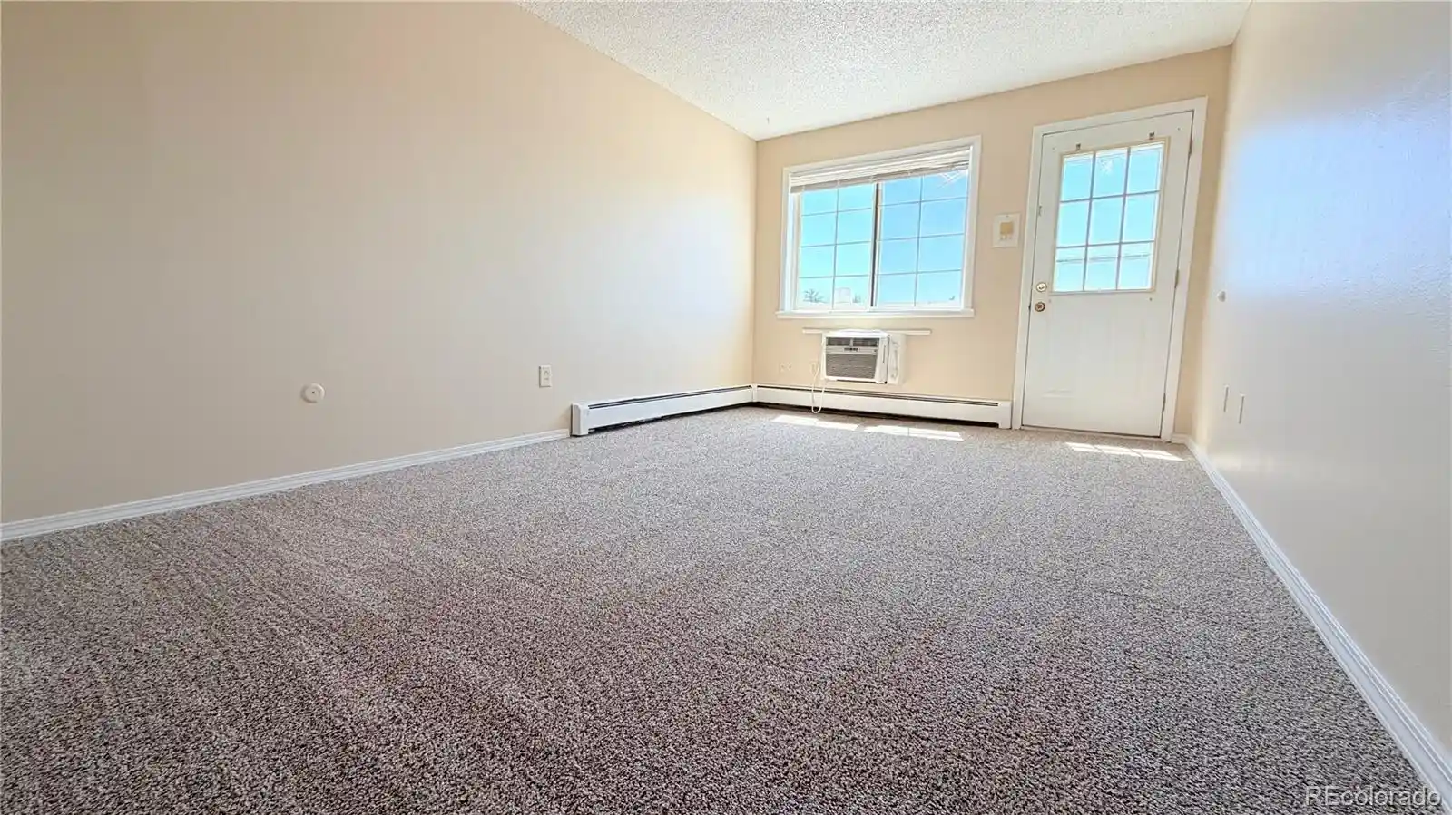 Listing Photo 2 - Condo for sale in 1064 Chambers Ct located at 1064 Chambers Ct, Aurora, CO 80011 - Unit #207