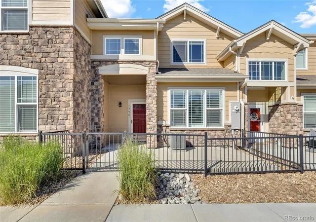 Photo 2 of Townhouse for sale at 1756 S Buchanan Cir, Aurora, CO 80018 | MLS# 8339093 | Listing updated on 2026-07-25