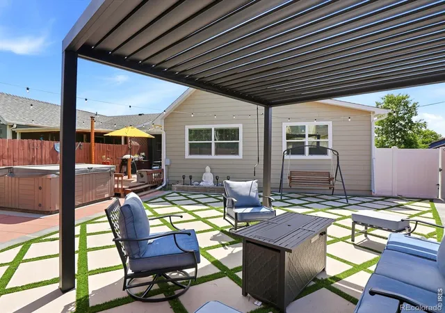 Photo 1 of Townhouse for sale at 1864 Mount Sneffels St, Longmont, CO 80504 | MLS# IR1061090 | Listing updated on 2026-09-08