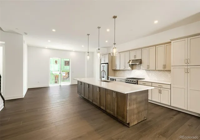 Photo 3 of Townhouse for sale at 2577 Trail Ln, Louisville, CO 80027 | MLS# 4847127 | Listing updated on 2026-10-10