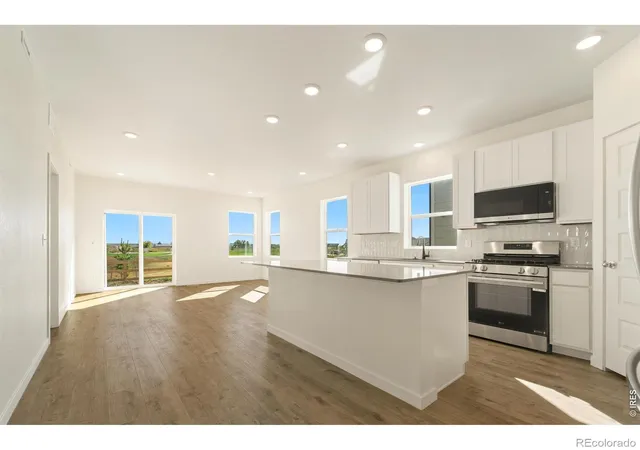 Photo 4 of Single family home for sale at 1964 Sorghum Way, Johnstown, CO 80534 | MLS# IR1061140 | Listing updated on 2026-10-05