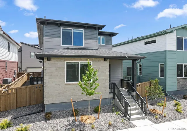 3rd image of 21303 E 63Rd Dr, Aurora, CO 80019 | MLS# 3846110