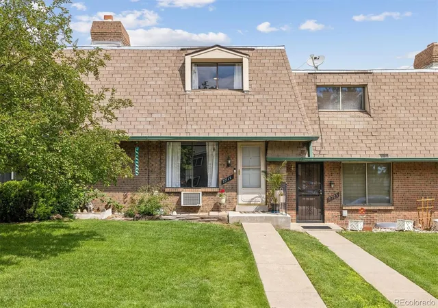 1st image of 7711 W Glasgow Pl, Littleton, CO 80128 | MLS# 9510175