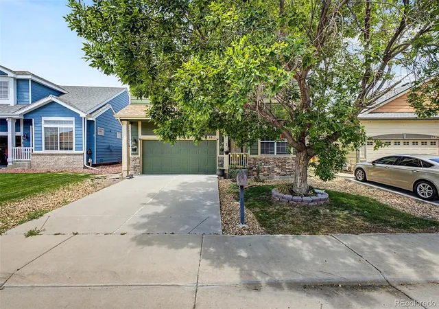 Photo 3 of Single family home for sale at 9815 Eagle Crk Cir, Commerce City, CO 80022 | MLS# 6333602 | Listing updated on 2026-09-28