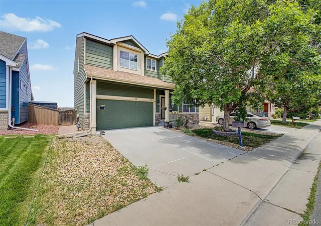 Photo 3 of Single family home for sale at 9815 Eagle Crk Cir, Commerce City, CO 80022 | MLS# 6333602 | Listing updated on 2026-09-28