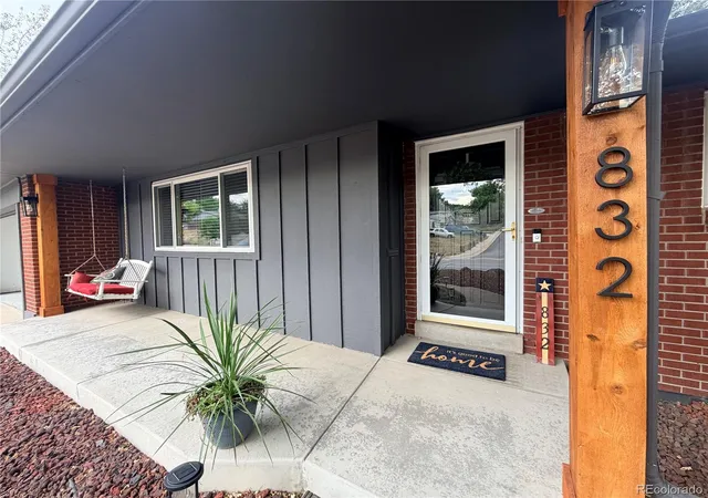 Photo 3 of Single family home for sale at 832 S Beech St, Lakewood, CO 80228 | MLS# 9282112 | Listing updated on 2026-09-24