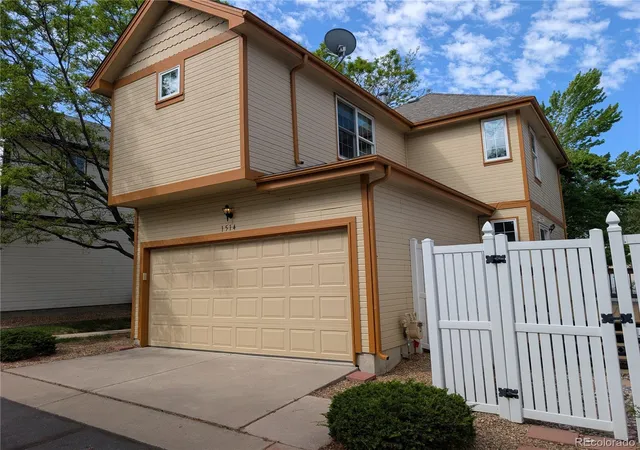 Photo 2 of Single family home for sale at 1514 S Buckley Way, Aurora, CO 80017 | MLS# 4508636 | Listing updated on 2026-09-28