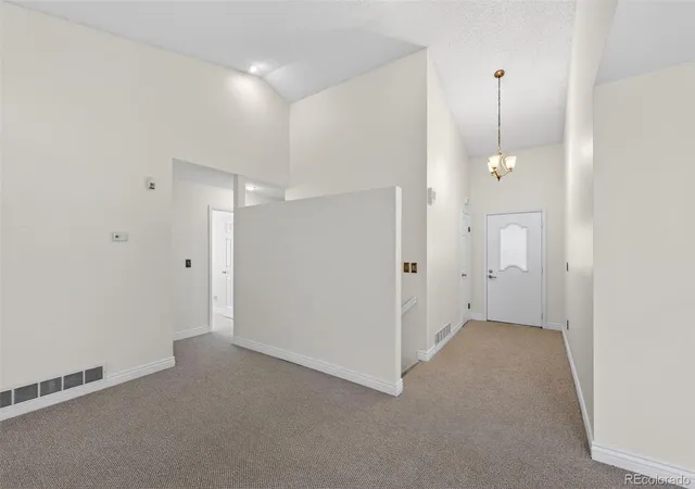 Listing Photo 4 - Condo for sale in building located at 13930 E Linvale Pl, Aurora, CO 80014