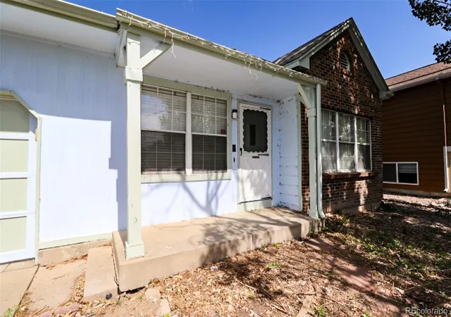 Photo 3 of Sale Pending at 8680 Aspen Cir, Parker, CO 80134 | MLS# 8683019 | Listing updated on 2026-08-21