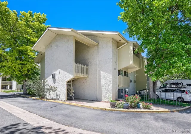 Listing Photo 2 - Condo for sale in building located at 2707 Valmont Rd, Boulder, CO 80304 - Unit #212C