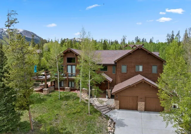 Photo 1 of Single family home for sale at 221 Kings Ct, Silverthorne, CO 80498 | MLS# 8545054 | Listing updated on 2026-08-04