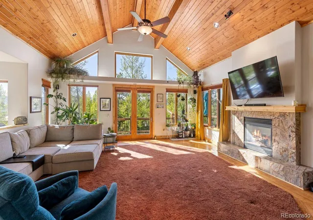 Photo 3 of Single family home for sale at 221 Kings Ct, Silverthorne, CO 80498 | MLS# 8545054 | Listing updated on 2026-08-04