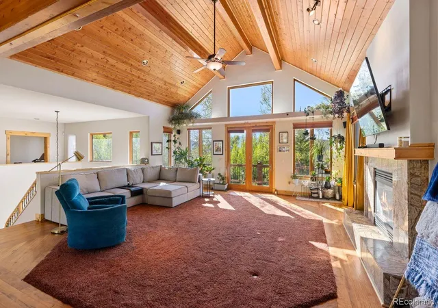 Photo 3 of Single family home for sale at 221 Kings Ct, Silverthorne, CO 80498 | MLS# 8545054 | Listing updated on 2026-08-04