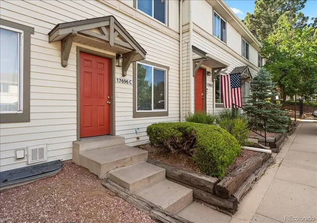 Photo 3 of Townhouse for sale at 17696 E Loyola Dr #C, Aurora, CO 80013 | MLS# 2606006 | Listing updated on 2026-10-09