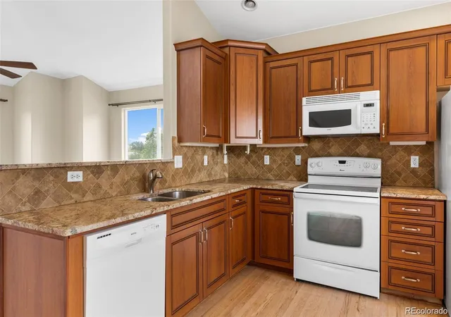 Listing Photo 4 - Condo for sale in building located at 9119 W 50th Ln, Arvada, CO 80002 - Unit #4