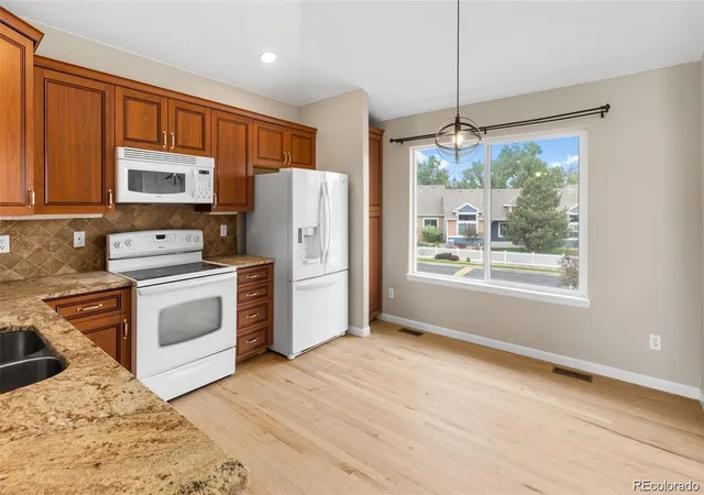 Listing Photo 5 - Condo for sale in building located at 9119 W 50th Ln, Arvada, CO 80002 - Unit #4
