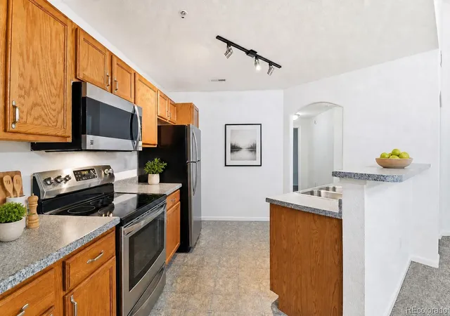 3rd image of 5733 N Gibralter Wy, Aurora, CO 80019
