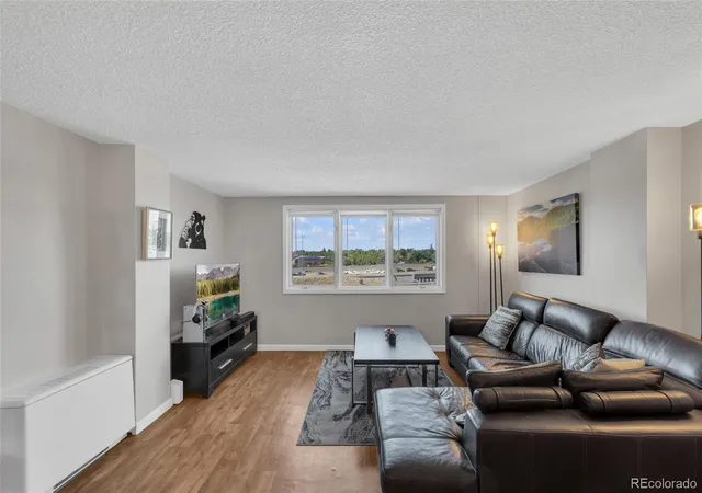4th image of 2225 Buchtel Blvd #511, Denver, CO 80210 | MLS# 7816461
