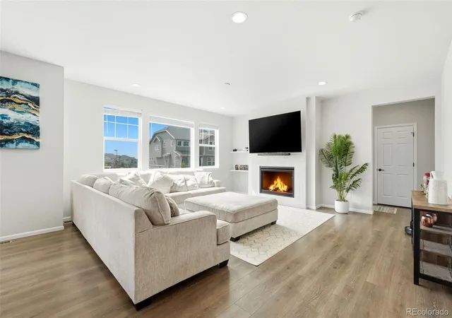4th image of 6802 S Uriah St, Aurora, CO 80016 | MLS# 2882788