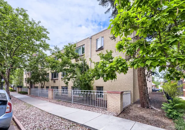 Photo 4 of Condo for sale at 969 S Pearl St #306, Denver, CO 80209 | MLS# 8209900 | Listing updated on 2026-08-28