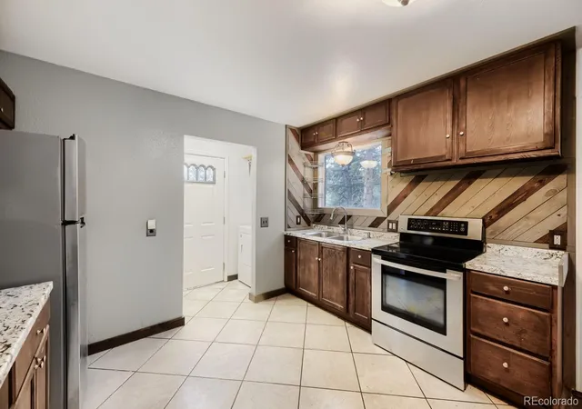 Photo 4 of Single family home for sale at 303 Hall Rd, Bailey, CO 80421 | MLS# 2618059 | Listing updated on 2026-10-09