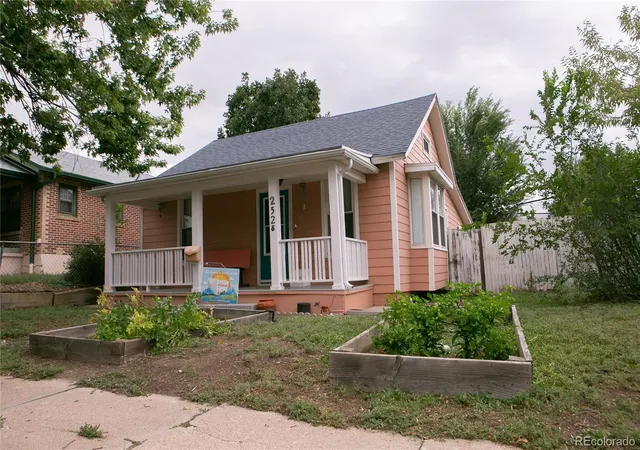 Photo 1 of Single family home for sale at 2528 Eaton St, Edgewater, CO 80214 | MLS# 5198412 | Listing updated on 2026-09-21