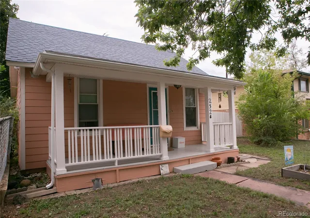 Photo 4 of Single family home for sale at 2528 Eaton St, Edgewater, CO 80214 | MLS# 5198412 | Listing updated on 2026-09-21