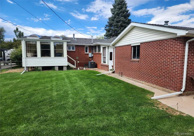 Photo 4 of Single family home for sale at 1026 W Princeton Pl, Englewood, CO 80110 | MLS# 9091630 | Listing updated on 2026-10-08