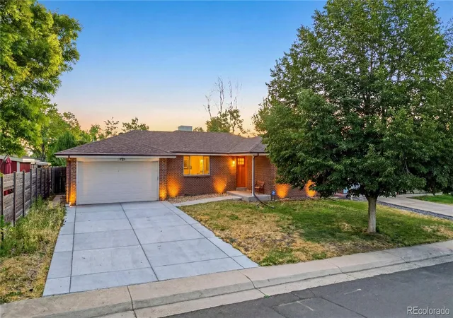 Photo 1 of Single family home for sale at 323 Fulton St, Aurora, CO 80010 | MLS# 9612934 | Listing updated on 2026-08-27