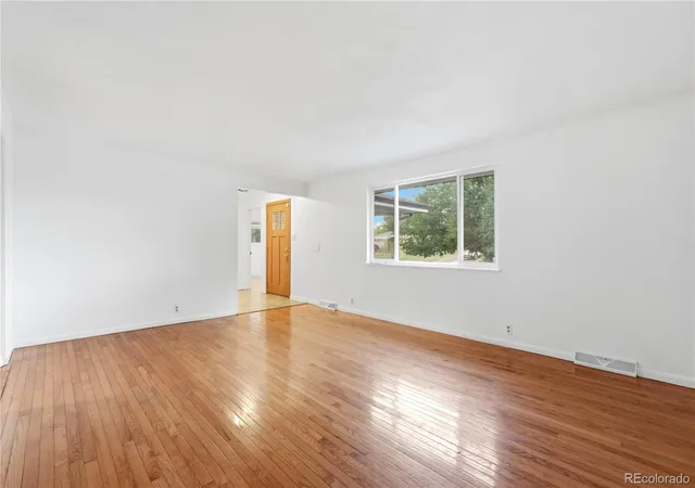 Photo 4 of Single family home for sale at 323 Fulton St, Aurora, CO 80010 | MLS# 9612934 | Listing updated on 2026-08-27