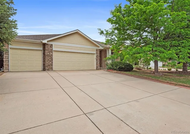 2nd image of 2392 S Oswego St, Aurora, CO 80014 | MLS# 2111686
