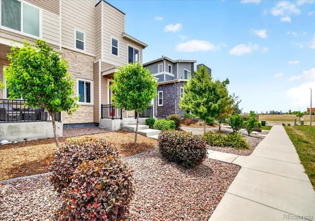 Photo 2 of Single family home for sale at 46 N Trussville St, Aurora, CO 80018 | MLS# 2719292 | Listing updated on 2026-08-22