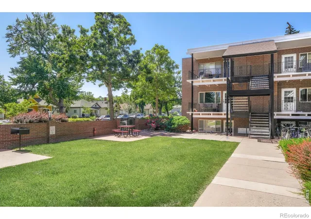 3rd image of 301 Peterson St, Fort Collins, CO 80524