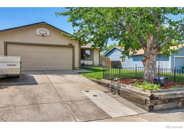 Photo 2 of Sale Pending at 4155 S Nucla Way, Aurora, CO 80013 | MLS# IR1061462 | Listing updated on 2026-09-04