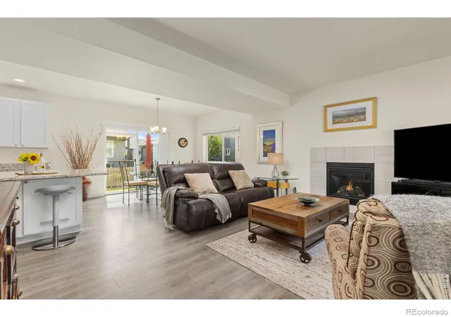 4th image of 1324 Country Ct, Longmont, CO 80501 | MLS# IR1061499