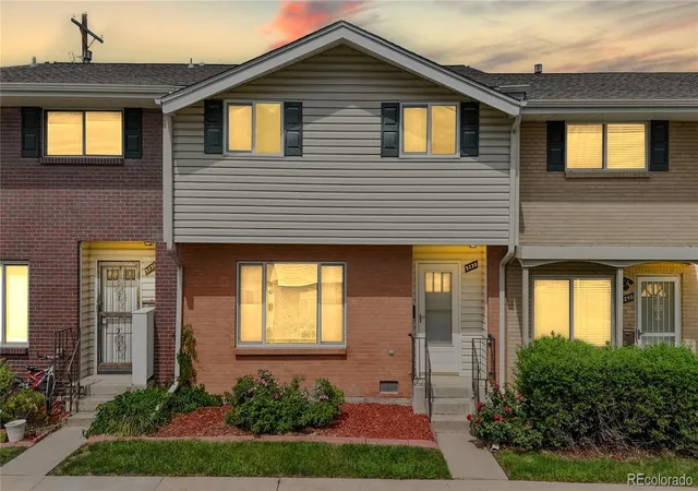 Photo 3 of Townhouse for sale at 9238 E Mansfield Ave, Denver, CO 80237 | MLS# 4036088 | Listing updated on 2026-08-16