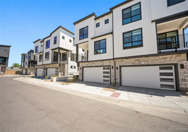 2nd image of 2062 S Holly St #1, Denver, CO 80222 | MLS# 4388496