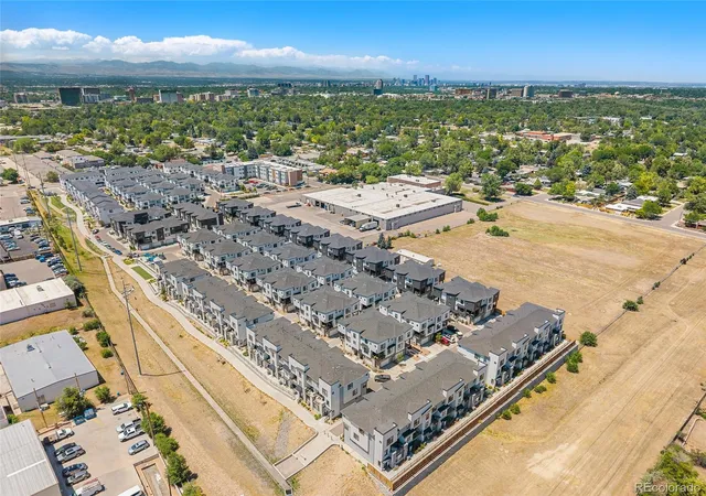 29th image of 2062 S Holly St #1, Denver, CO 80222 | MLS# 4388496