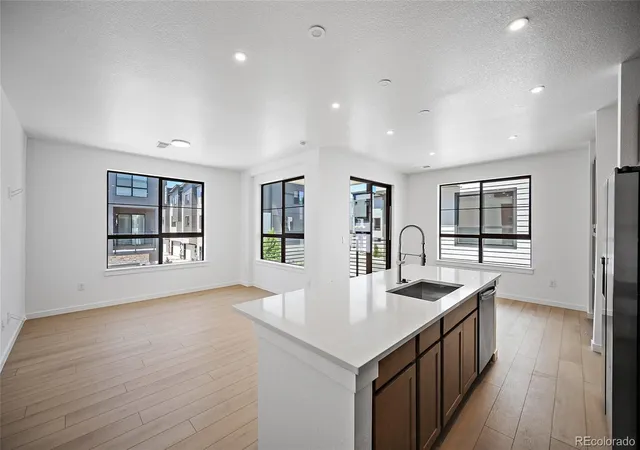 5th image of 2062 S Holly St #1, Denver, CO 80222 | MLS# 4388496