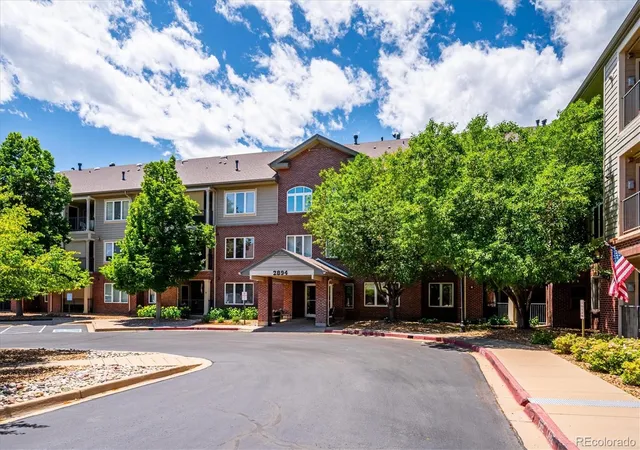 2nd image of 2894 W Riverwalk Cir, Littleton, CO 80123
