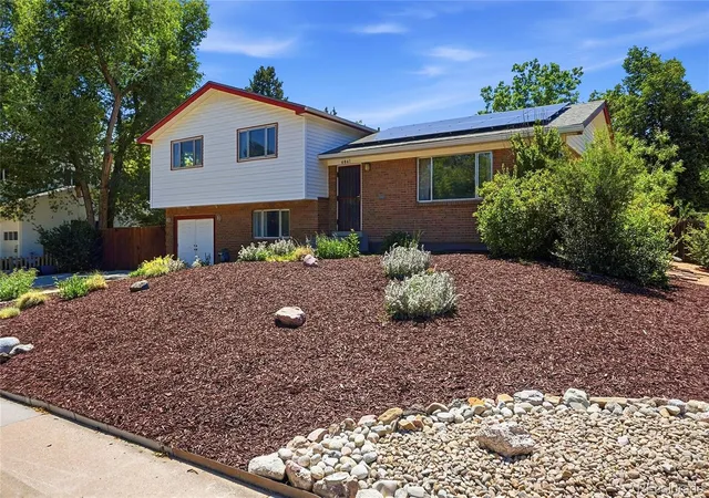 Photo 2 of Single family home for sale at 6861 S Washington St, Littleton, CO 80122 | MLS# 4513864 | Listing updated on 2026-09-12