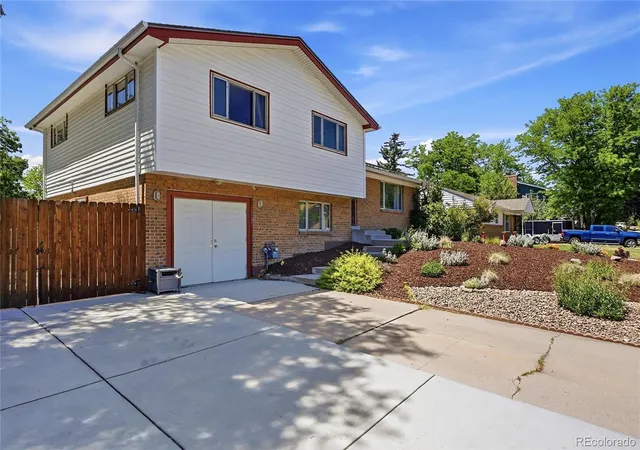 Photo 3 of Single family home for sale at 6861 S Washington St, Littleton, CO 80122 | MLS# 4513864 | Listing updated on 2026-09-12