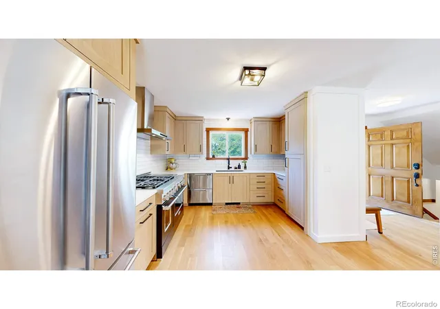 Photo 2 of Single family home for sale at 3924 La Mesa Dr, Fort Collins, CO 80524 | MLS# IR1061564 | Listing updated on 2026-10-17