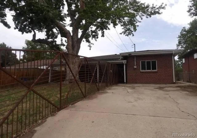 Homes for sale in Denver, CO | 3015 Quebec St, Denver, CO 80207 | MLS# 5975278